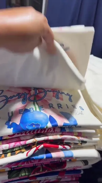 Remera de Dama Estampada Premium - Video 2