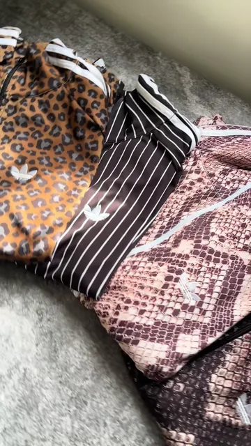 Campera Adi Lycra Saten Premium - Choco Snake - Video 9