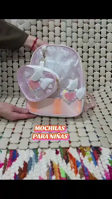 Mochilas para Nenas de Cuero* . 
cuero Pu.
excelente Calidad.