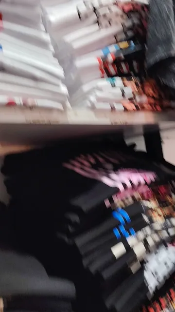 Remera con Tajo de Algodón - Video 8