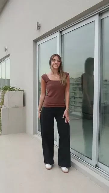 Musculosa Escote Cuadrado - Video 10