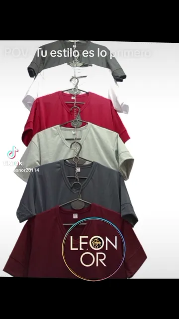 Remera Lisa Cuello V - Video 7
