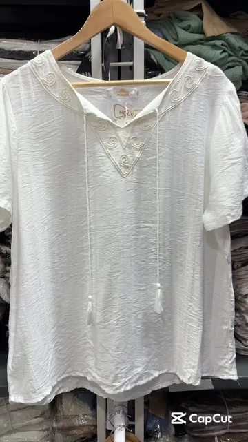 Blusa V Bordado con Flecos - Video 7