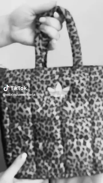 Cartera Adi Puffer Mini Bag Coleccion Print - Video 6
