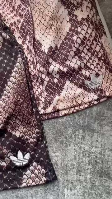 Short Adi Lycra Saten Premium - Choco Snake - Video 6