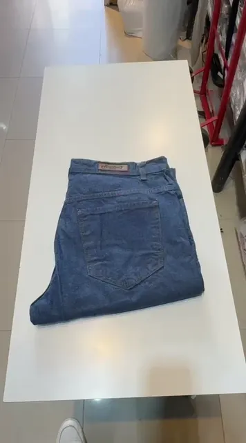 Jean Clásico Rígido Recto - Video 3