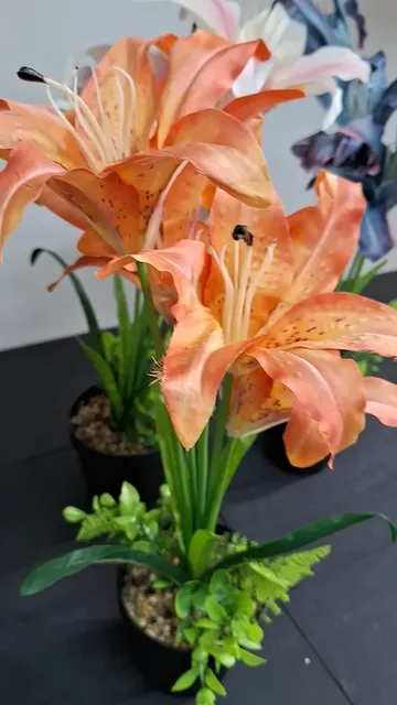 Flores Artificiales Lirios Realistas Maceta - Video 6