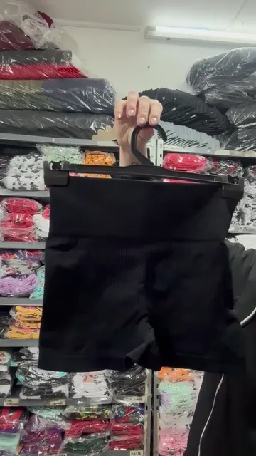 Short Negro Levanta Cola Deportivo - Video 2