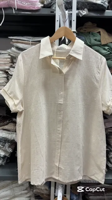 Camisa Amplia Puntos Plateados - Video 8