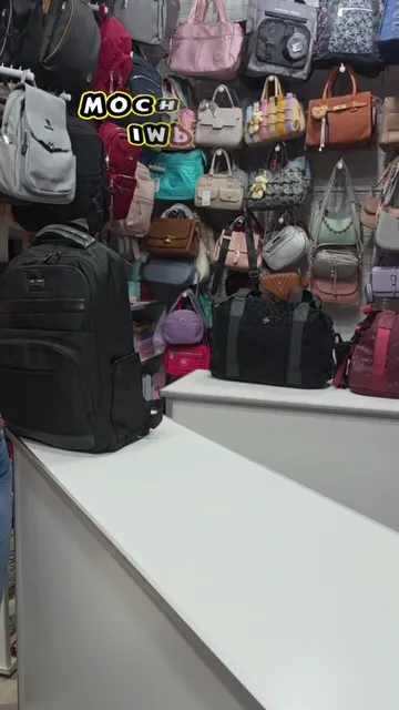 Mochila  Reforzada de Hombre* .impermeable
porta Lapto.
 *con Detalles de Cuero Pu. - Video 7
